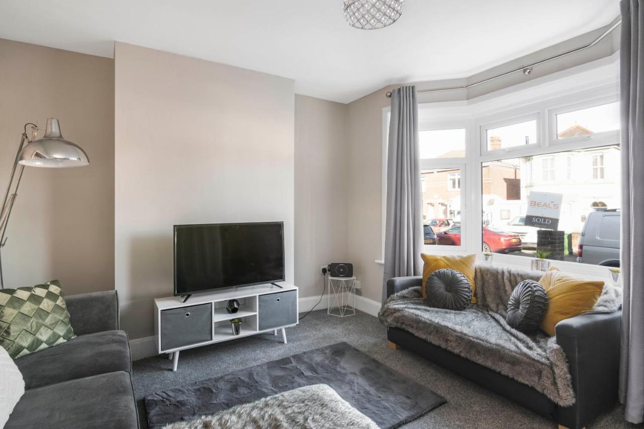 Spacious 3 Bed House, Netflix, Garden, Parking Southampton Exterior photo